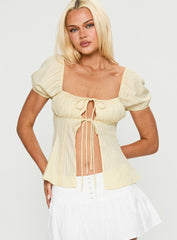How To Fly Tie Detail Top Yellow